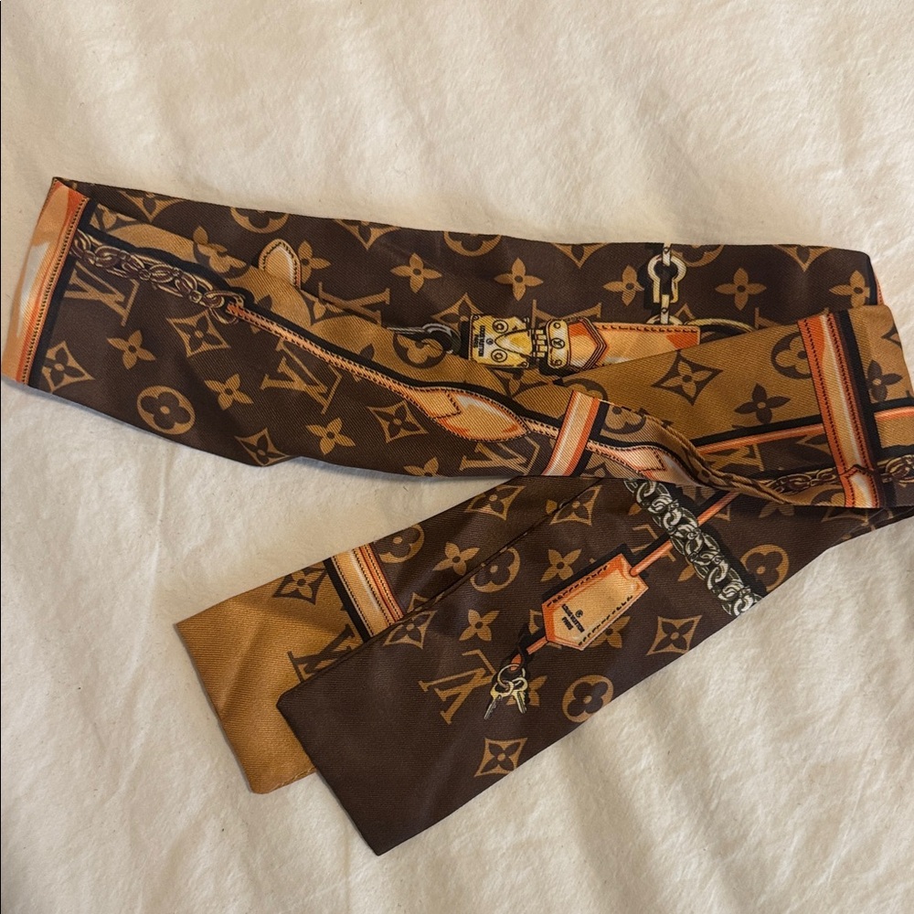 Designer Silk Scarf Collection - Picture 6 of 7